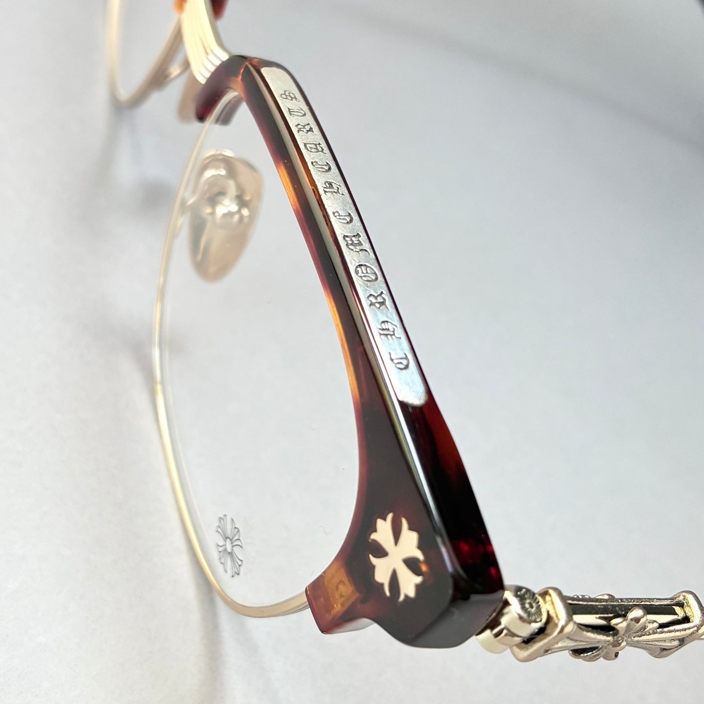 본누아쇠르 안경테 (Bonnoisier glasses)