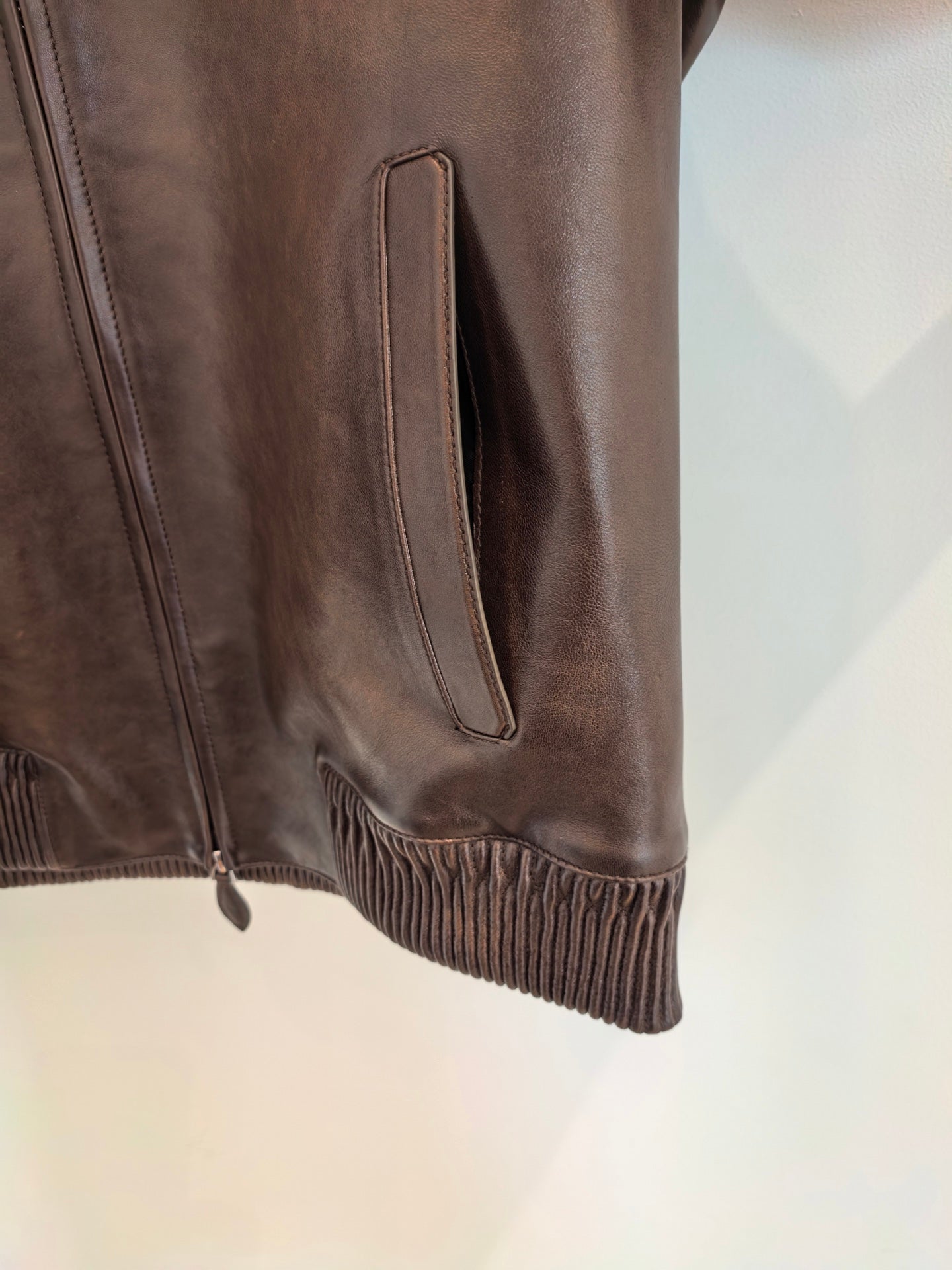 오일링 후드가죽점퍼 (Oiling hooded leather jumper)