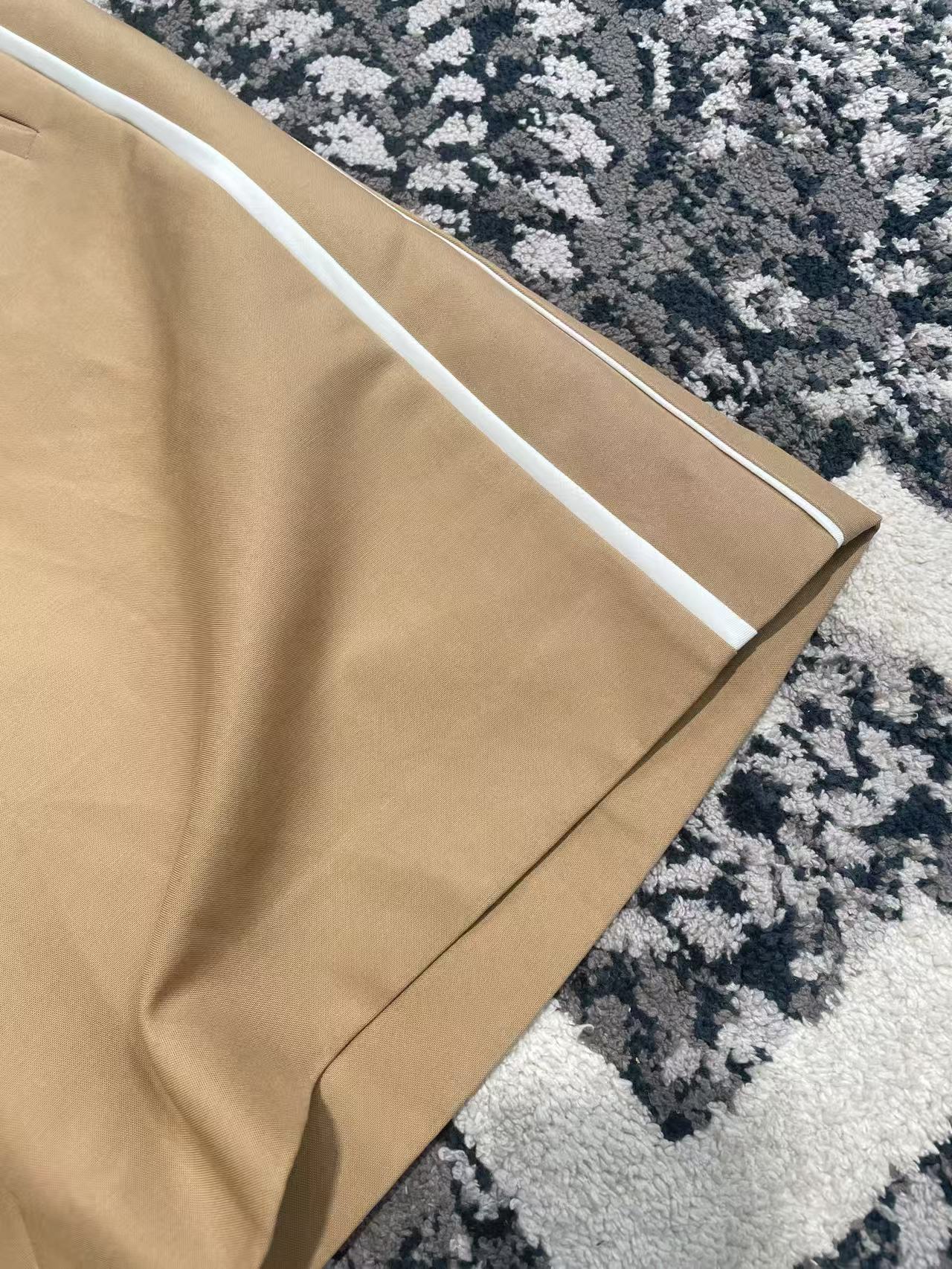 하우스 반바지 (house shorts)