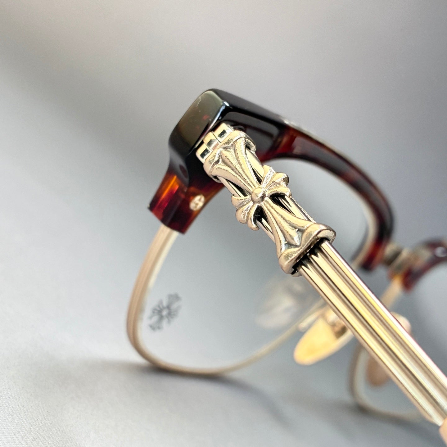 본누아쇠르 안경테 (Bonnoisier glasses)