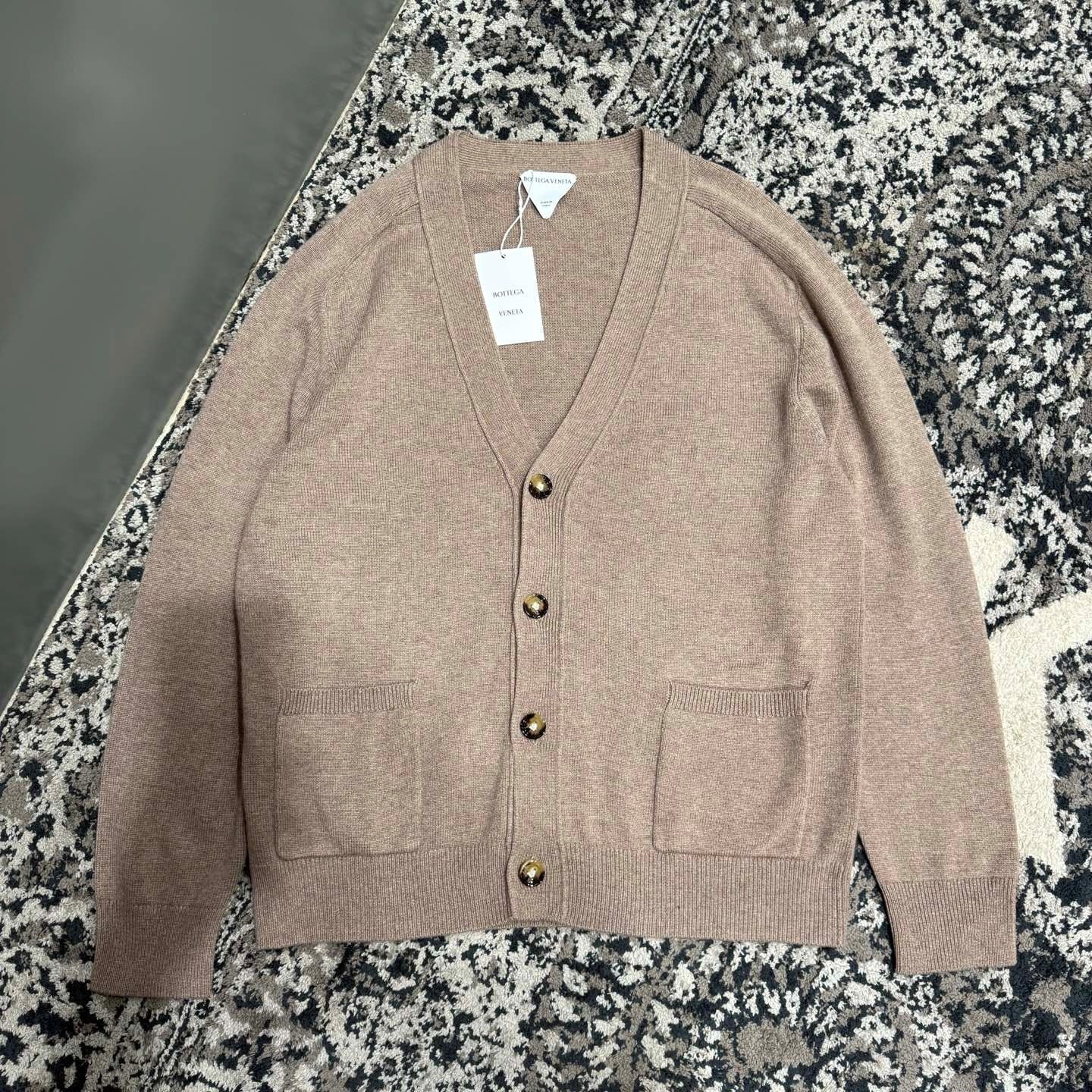 인트레치아토 가디건 (Intrecciato cardigan)