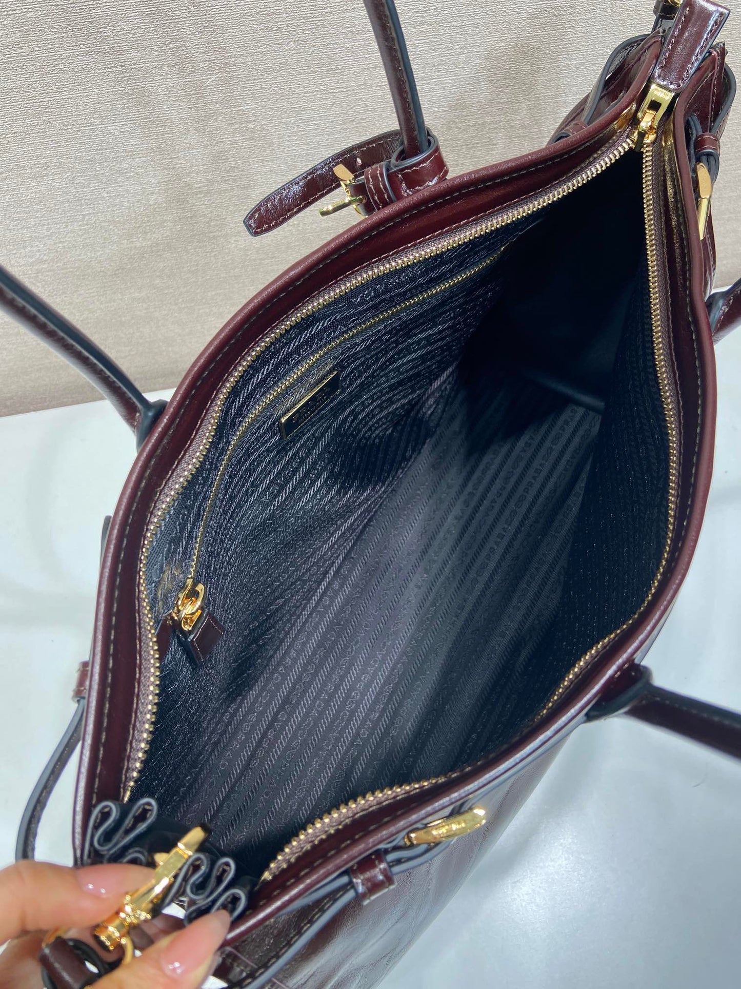 보니 라지 핸드백 (Bonnie Large Handbag)