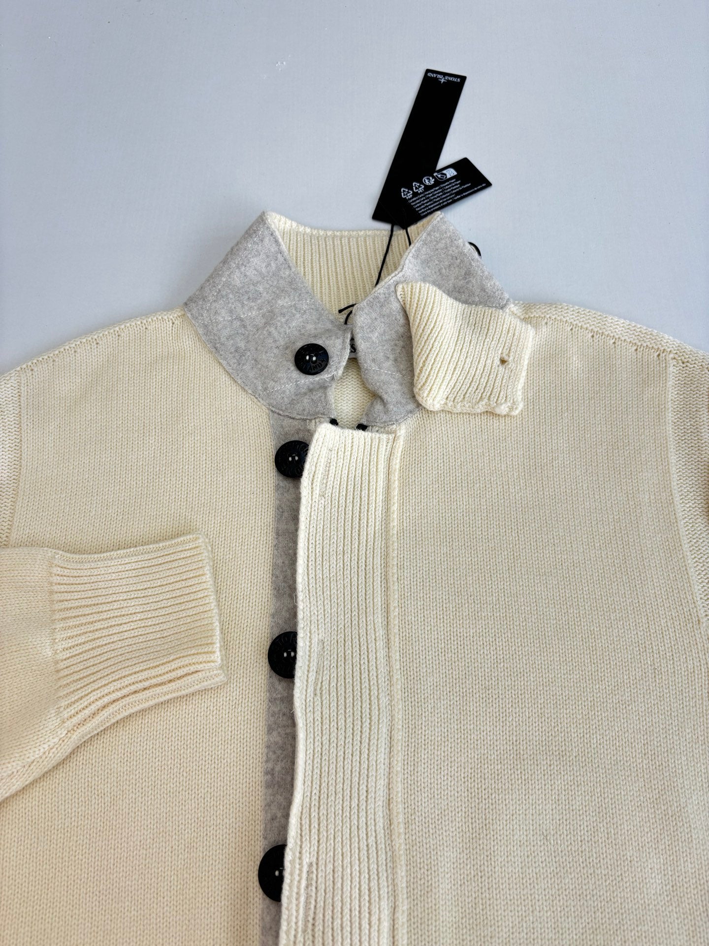 울 니트 집업가디건 (Wool knit zip-up cardigan)