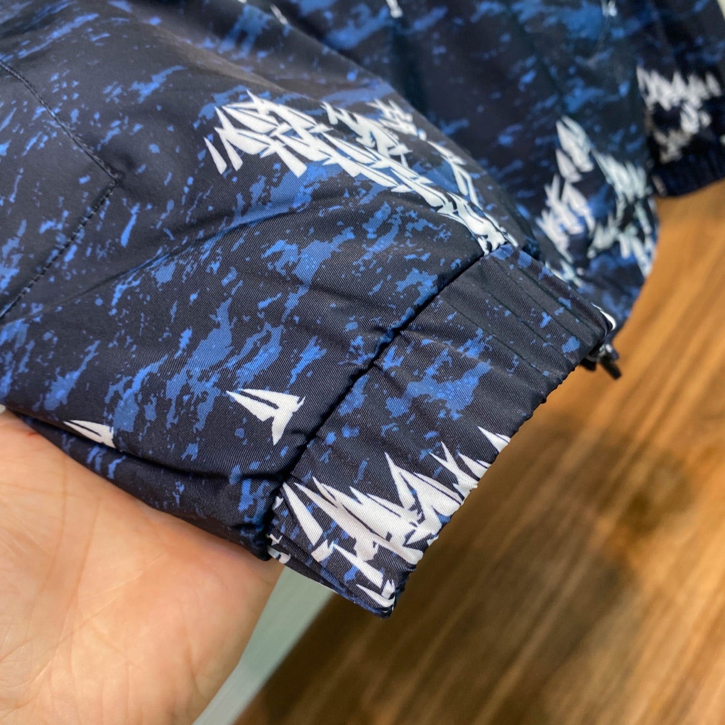 다크블루 윈드브레이커 (dark blue windbreaker)