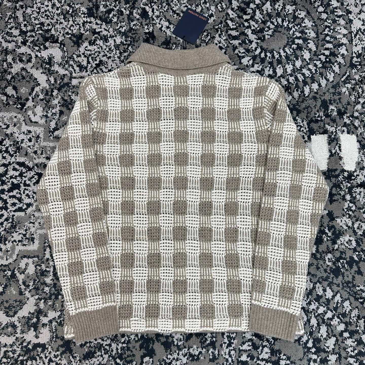 톤온톤 체크 가디건 (Tone-on-tone check cardigan)