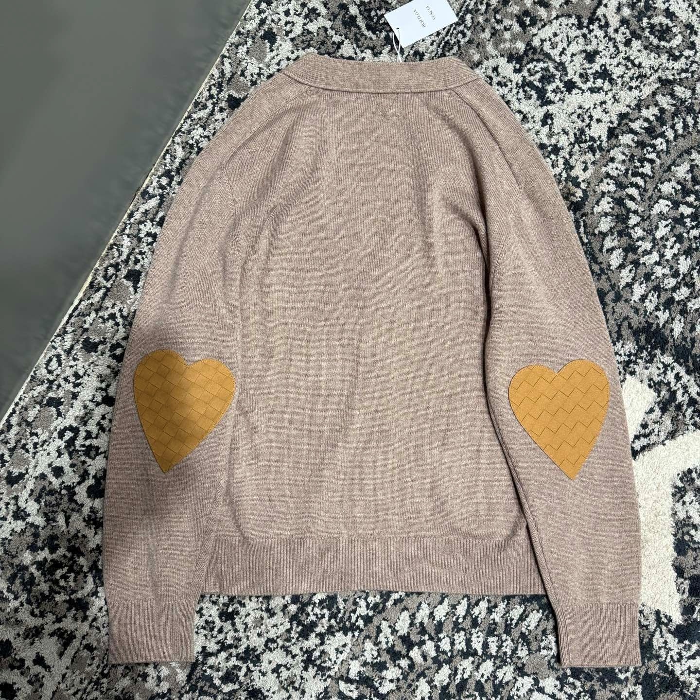 인트레치아토 가디건 (Intrecciato cardigan)