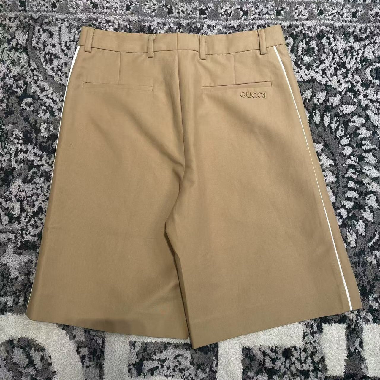 하우스 반바지 (house shorts)