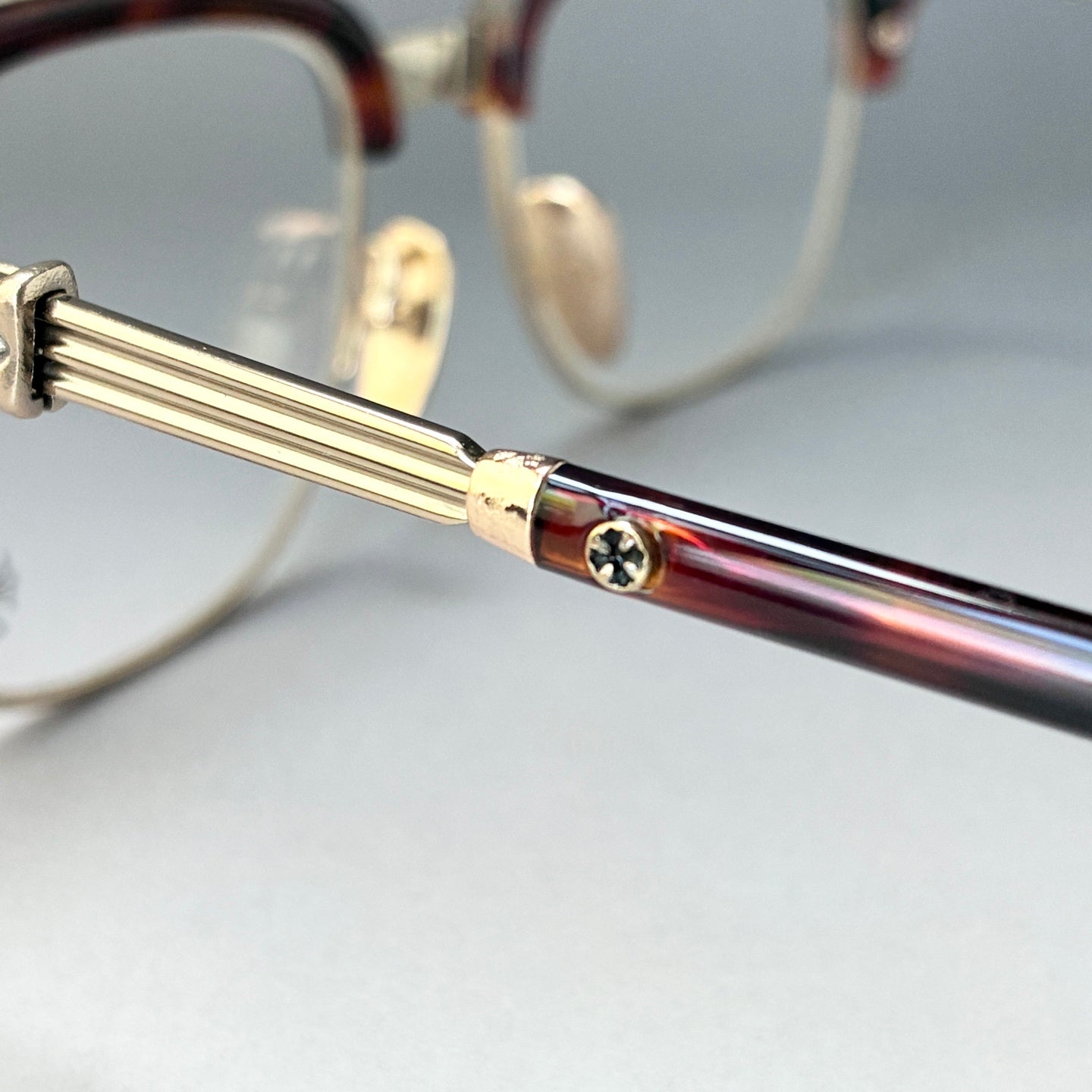 본누아쇠르 안경테 (Bonnoisier glasses)