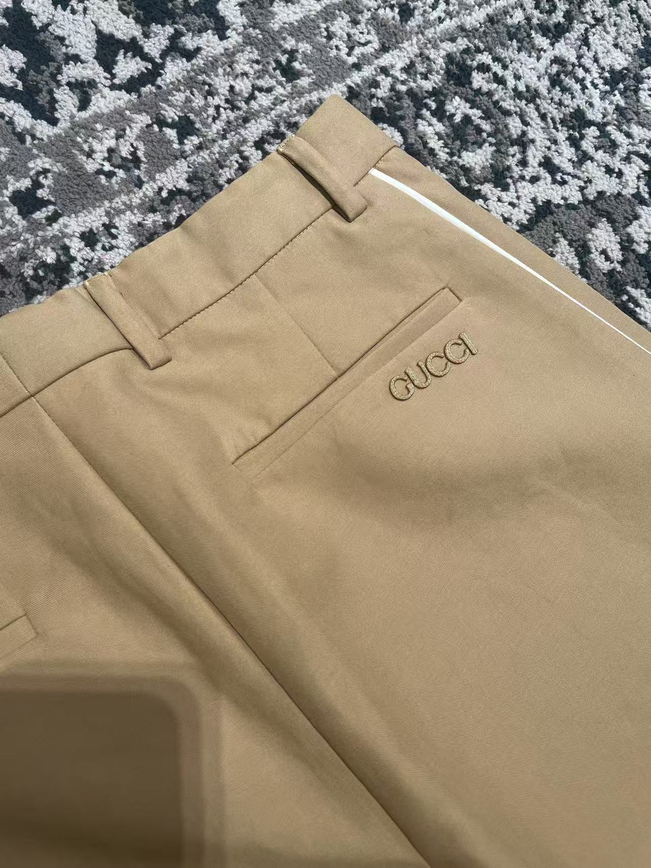 하우스 반바지 (house shorts)