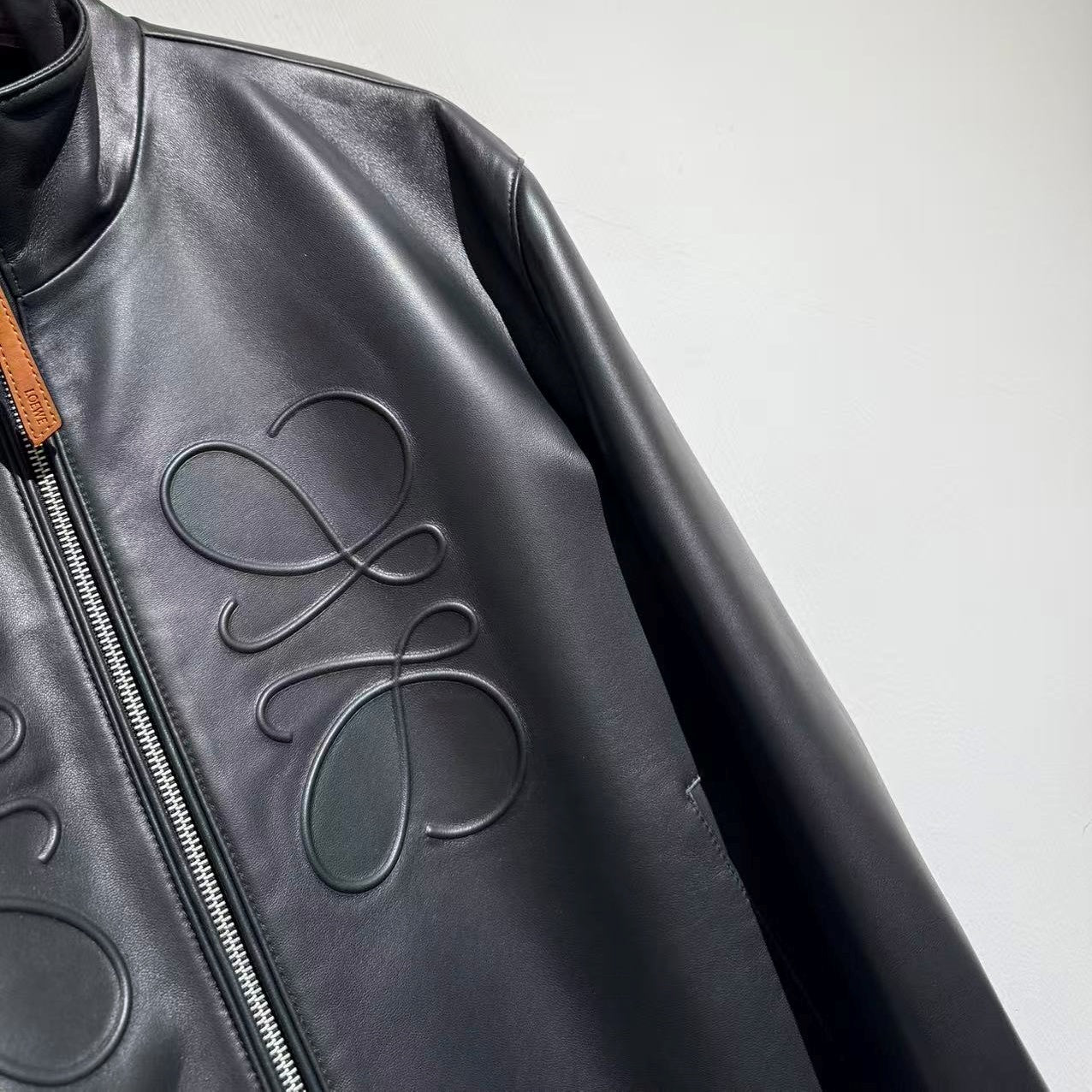 엠보싱 양가죽자켓 (Embossed sheepskin jacket)