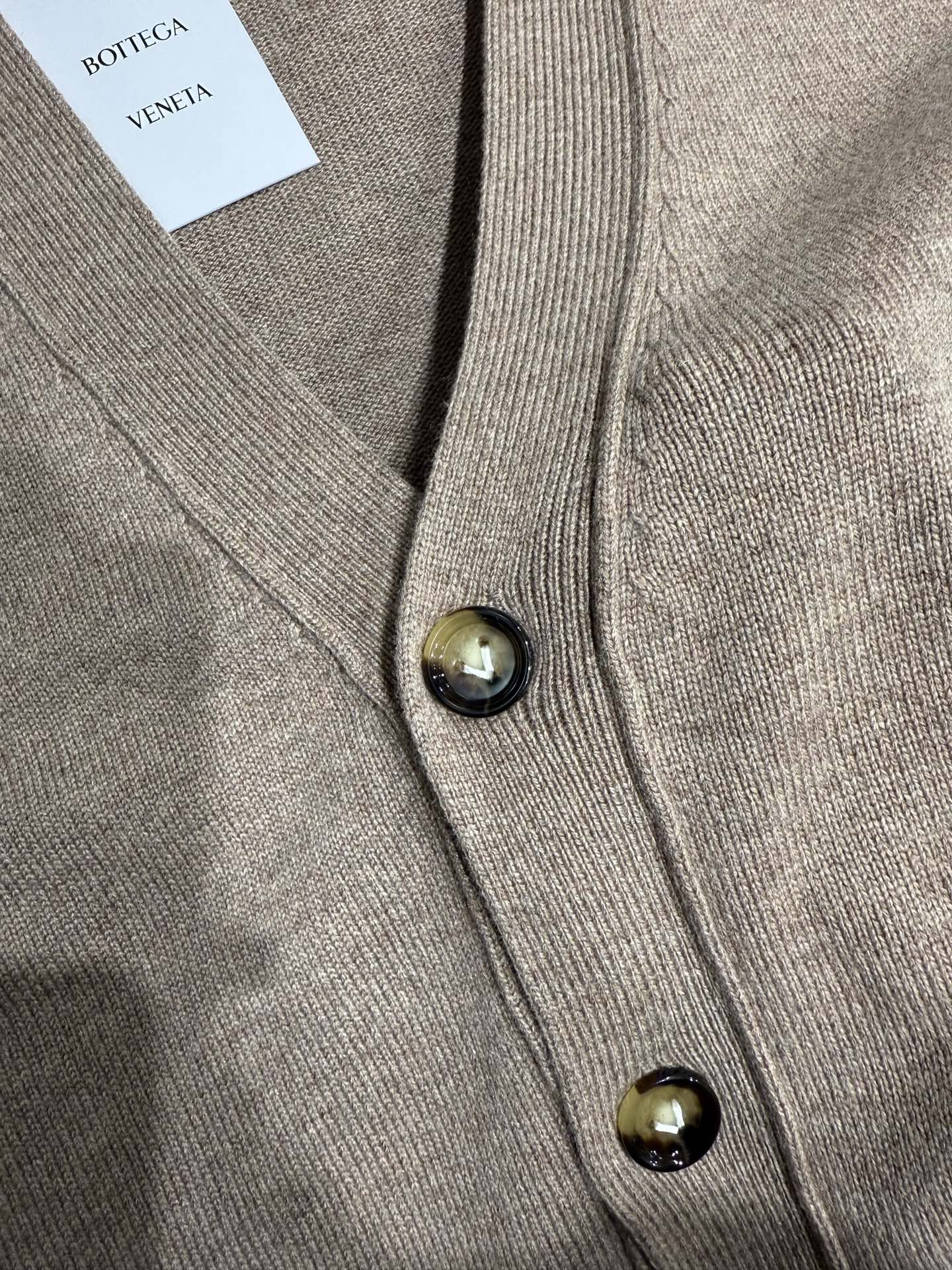 인트레치아토 가디건 (Intrecciato cardigan)