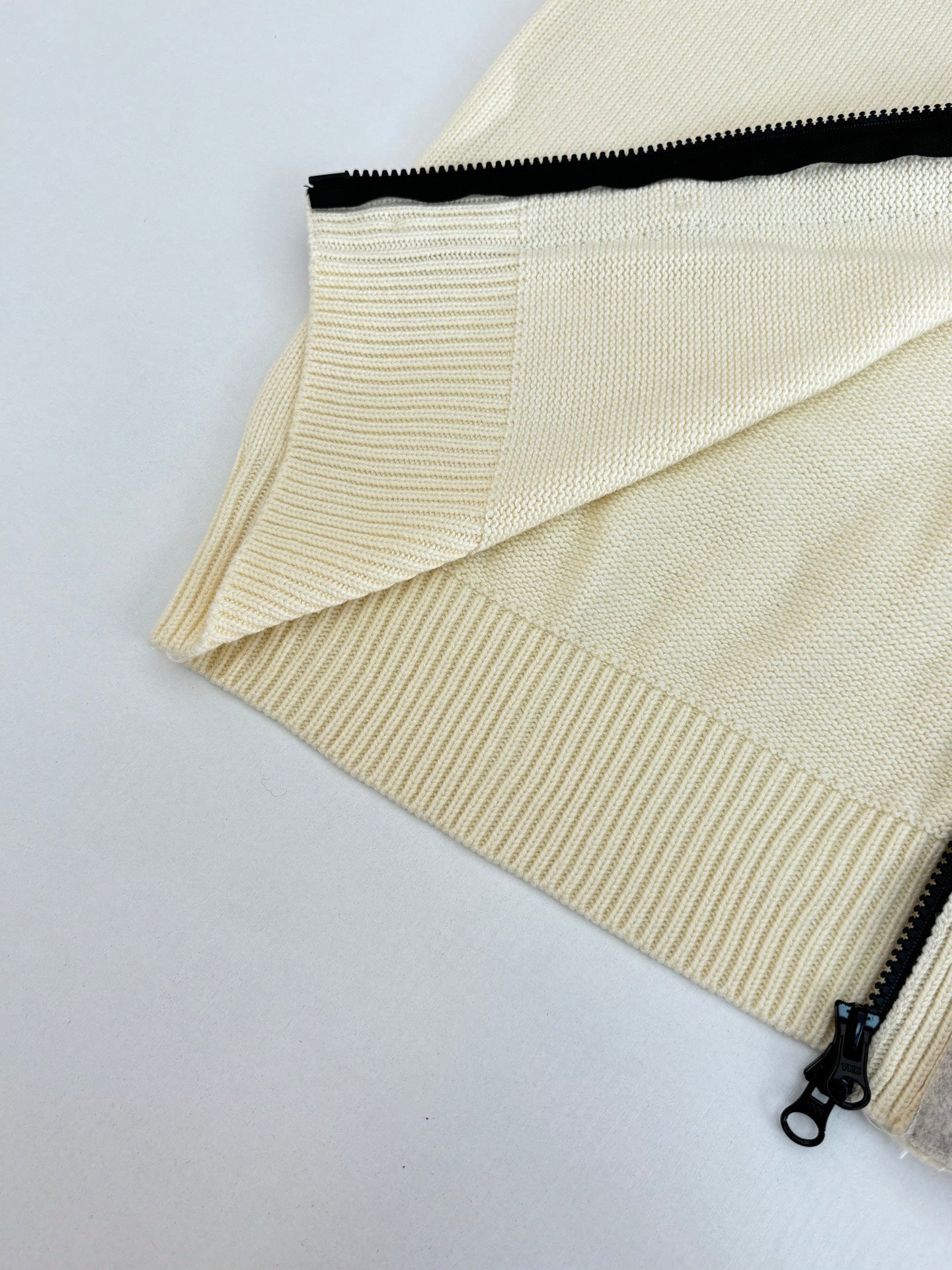 울 니트 집업가디건 (Wool knit zip-up cardigan)