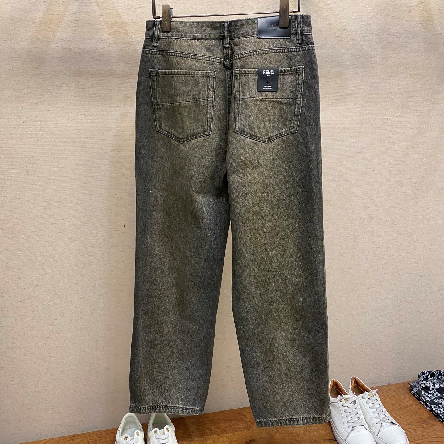 오버다잉 청바지 (overdyed jeans)