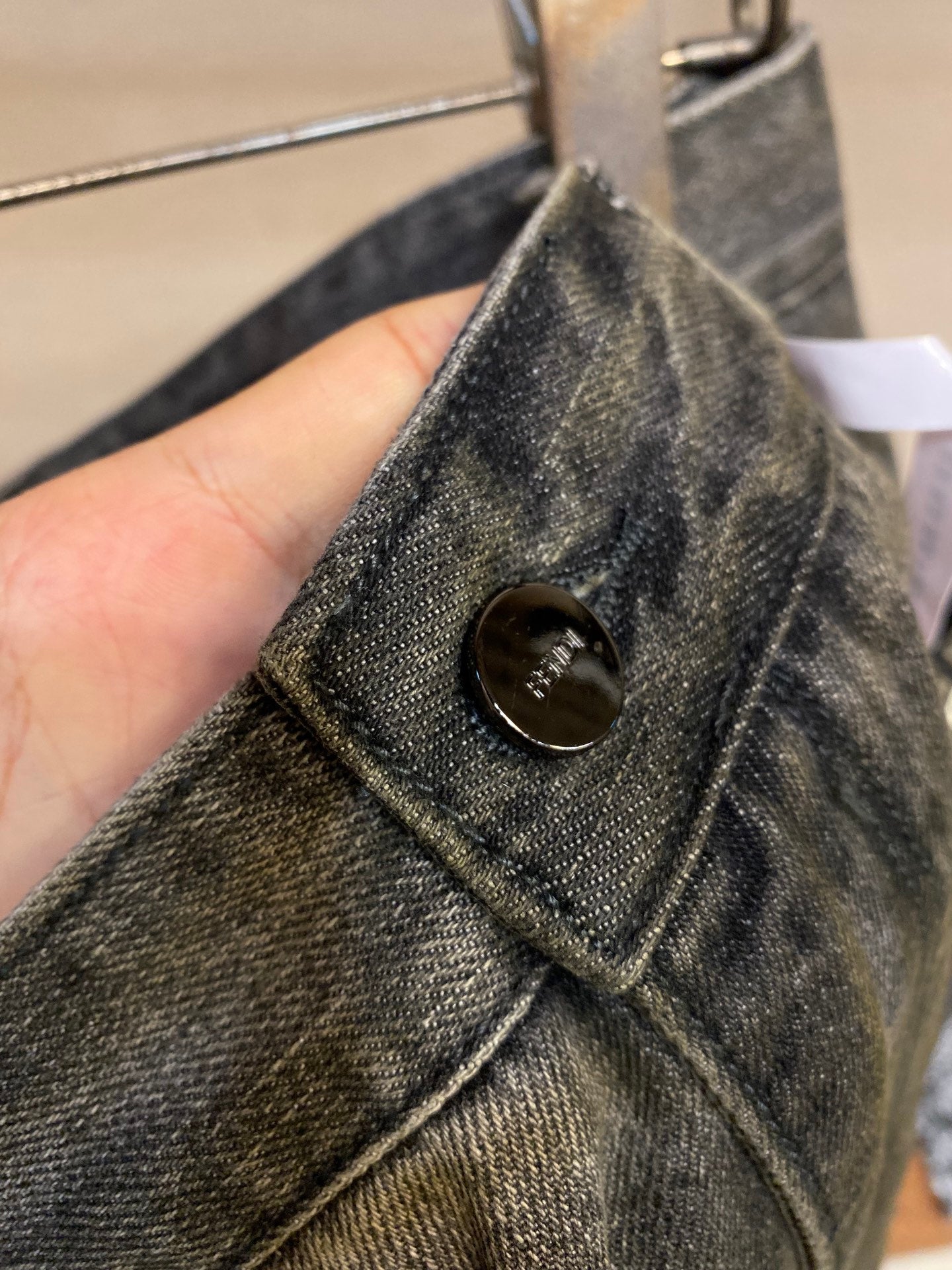 오버다잉 청바지 (overdyed jeans)