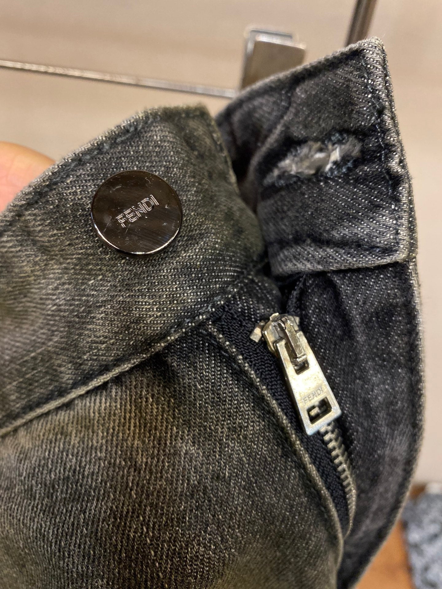 오버다잉 청바지 (overdyed jeans)
