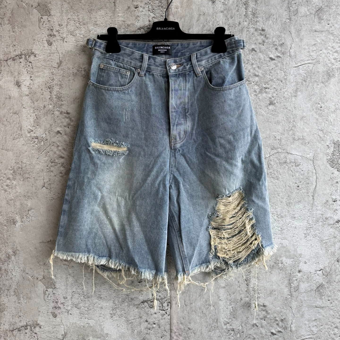 데미지 숏팬츠 (Damage Shorts)