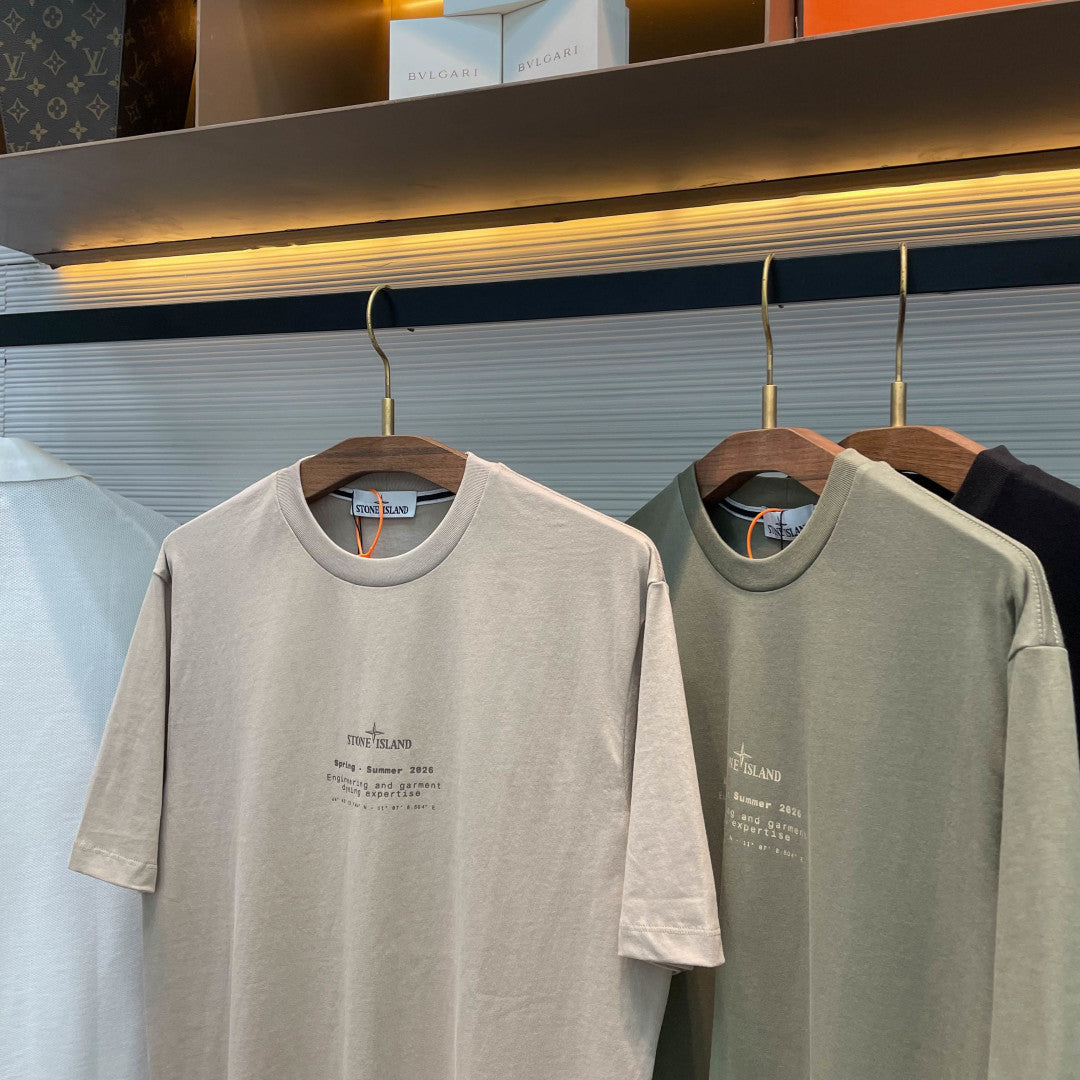 센터 로고 티셔츠 (Center Logo T-Shirt)