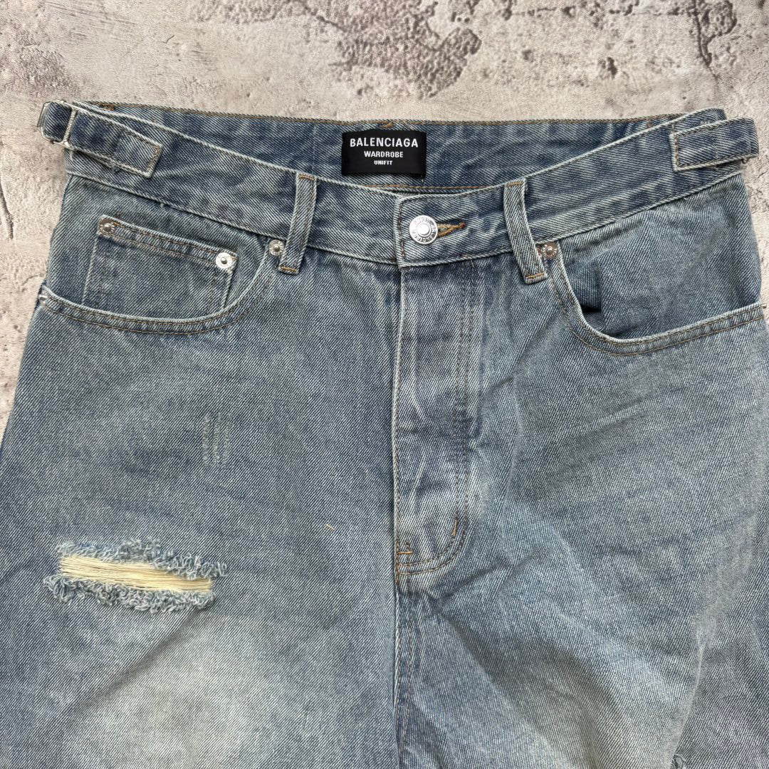 데미지 숏팬츠 (Damage Shorts)
