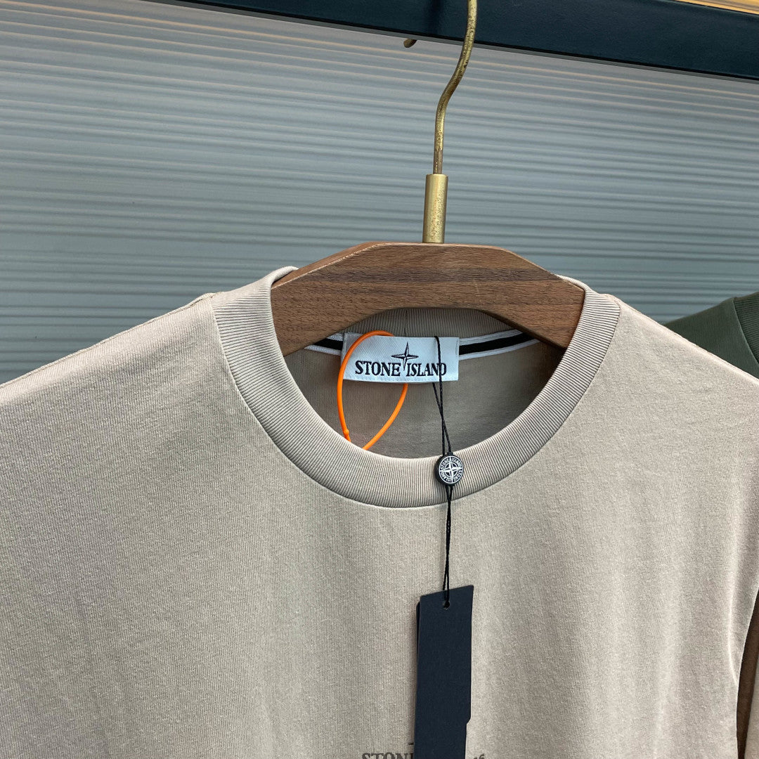 센터 로고 티셔츠 (Center Logo T-Shirt)