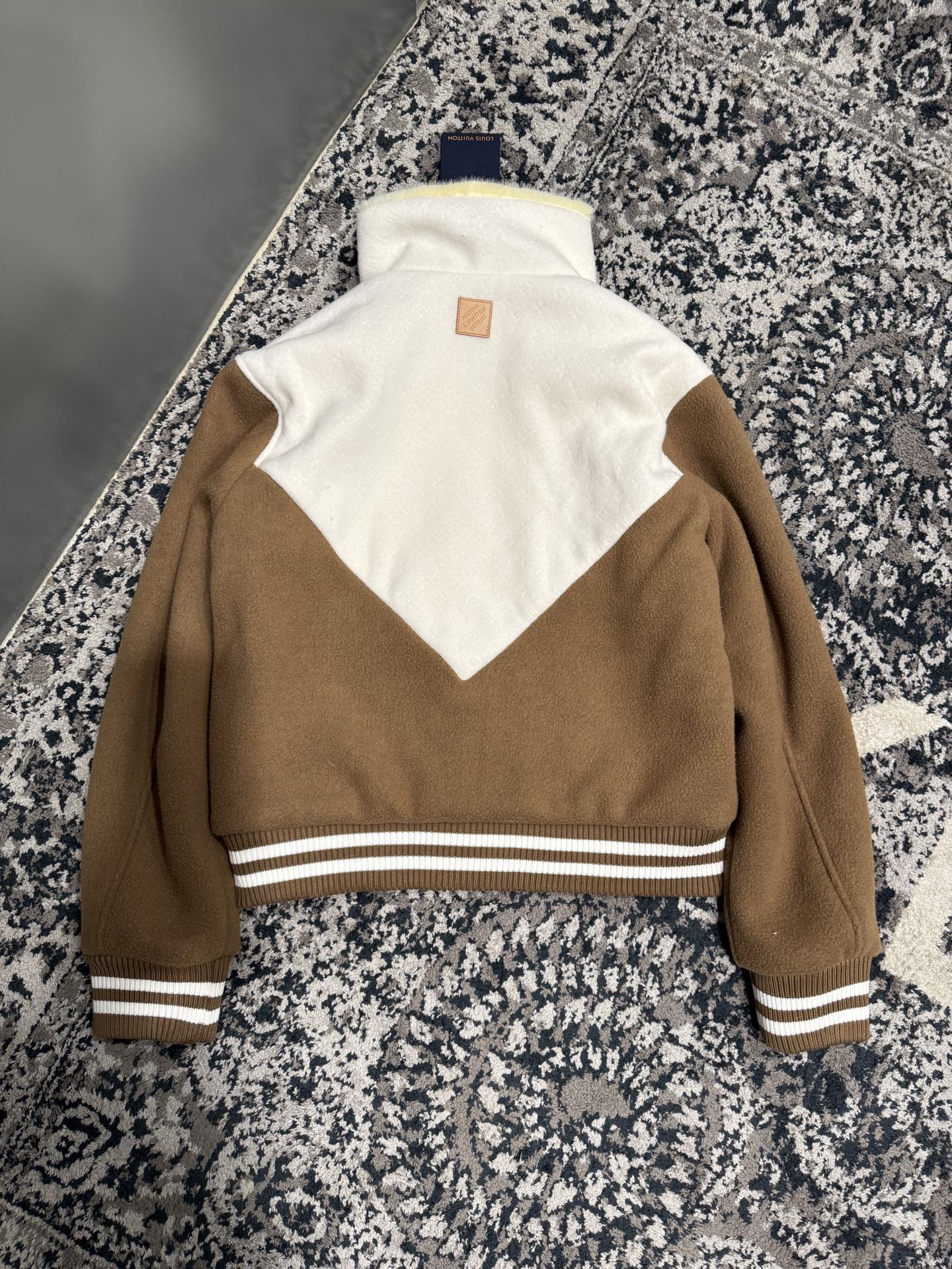 벨티드 재킷 (belted jacket)