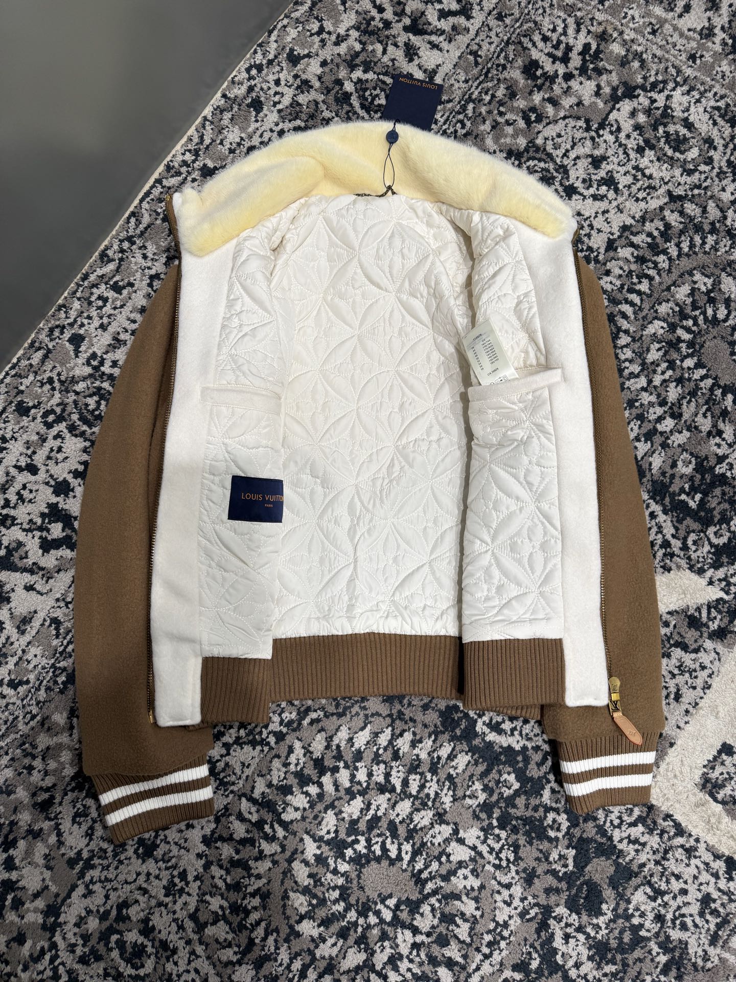 벨티드 재킷 (belted jacket)