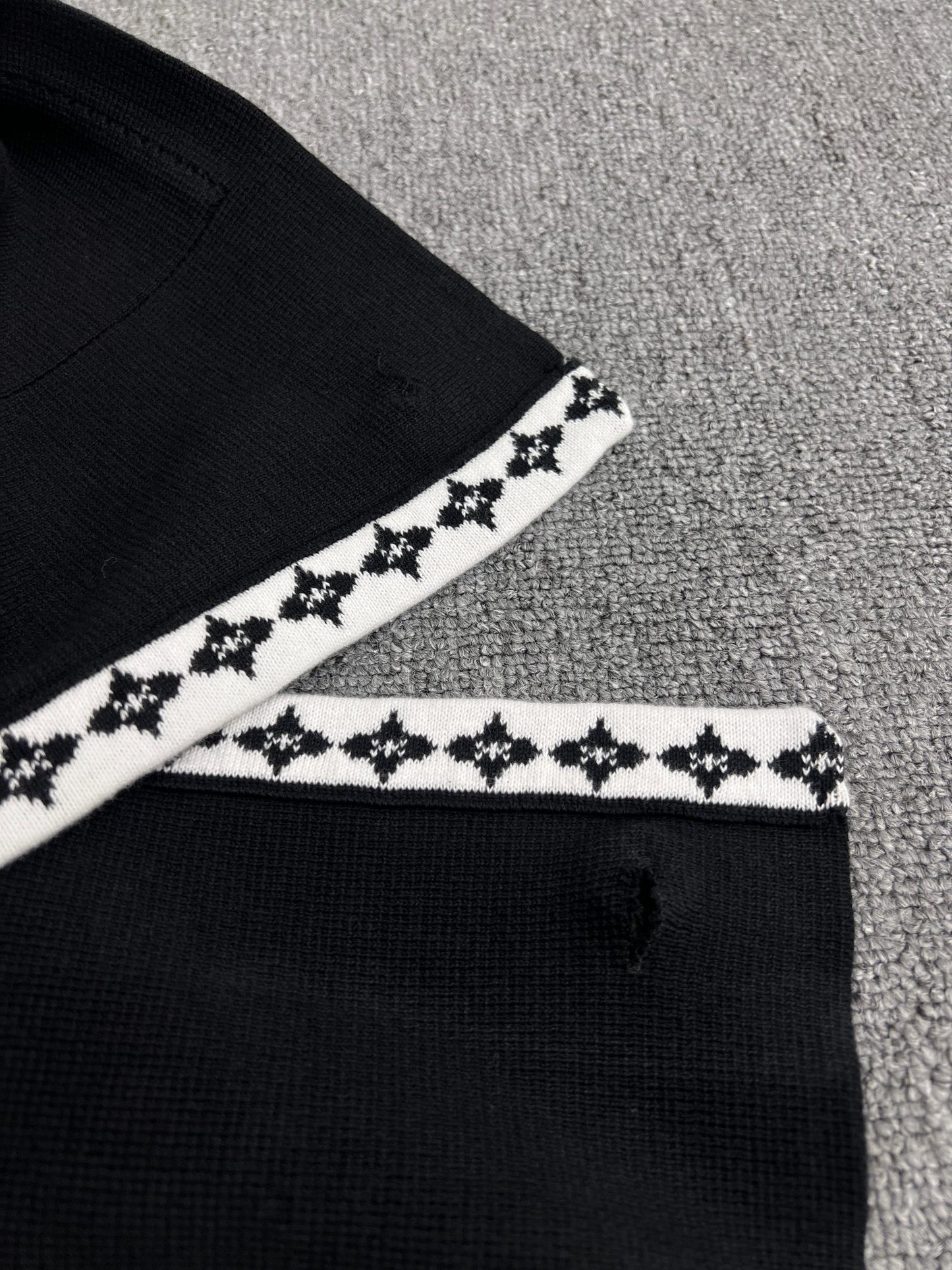 바시티 니트 블레이저 (Varsity knit blazer)