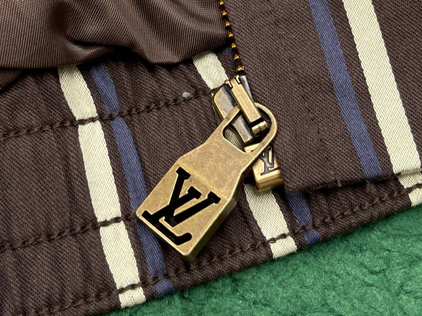지퍼업 스웨트셔츠 (Zipper sweatshirt)