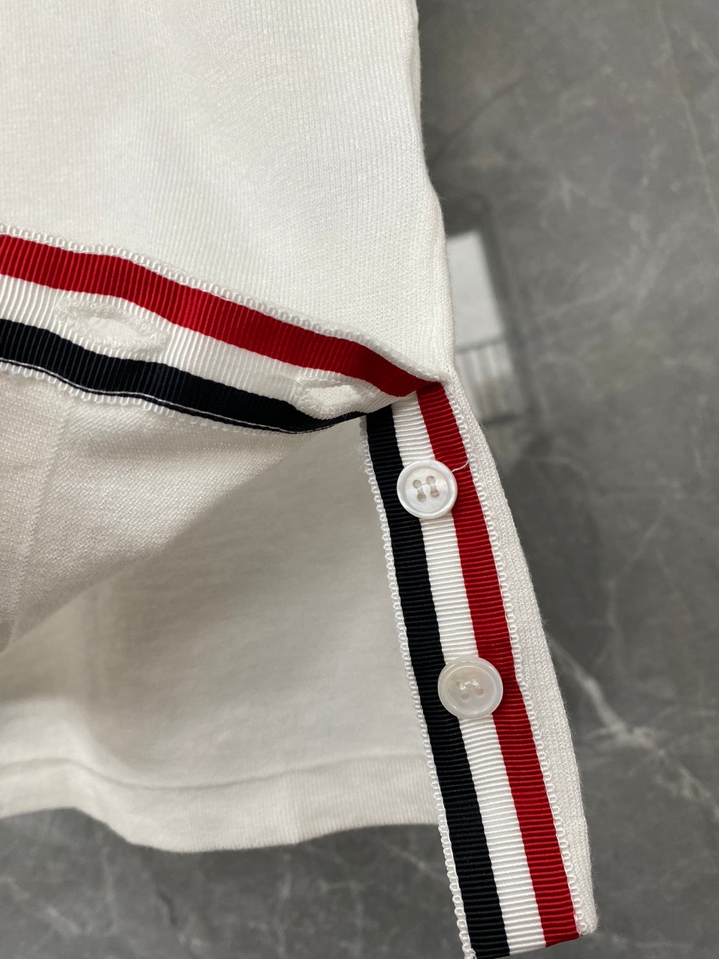 라펠 티셔츠 (lapel t-shirt)