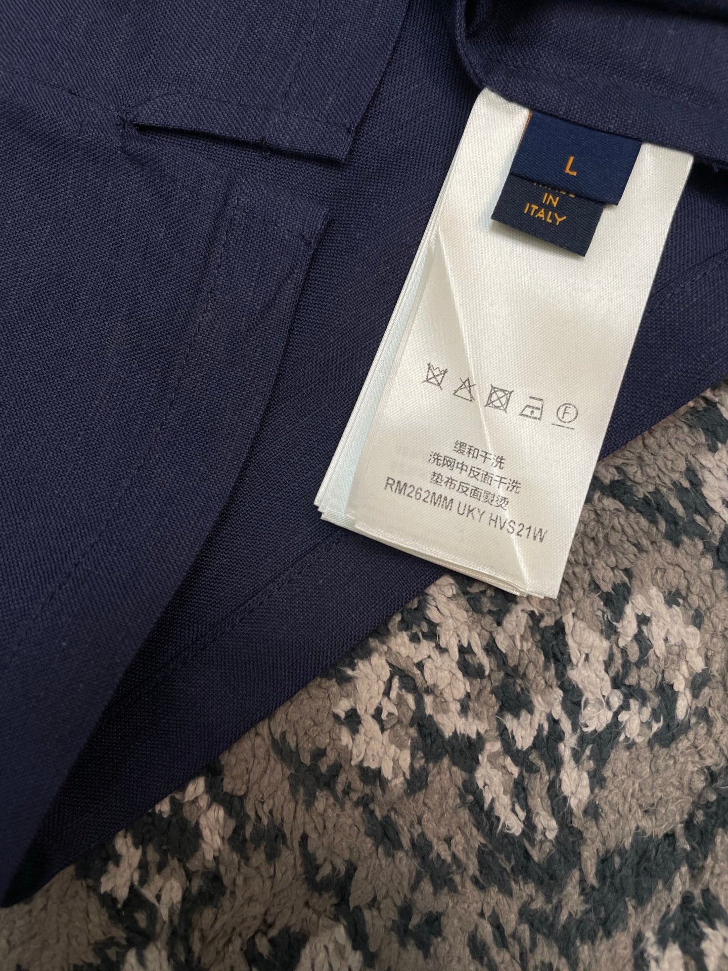 오픈카라 반팔셔츠 (Open-collar short-sleeve shirt)