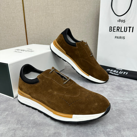 프라이빗 스니커즈 (Private Sneakers)