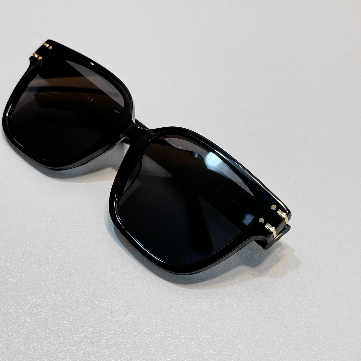 아세테이 선글라스 (Acetate sunglasses)