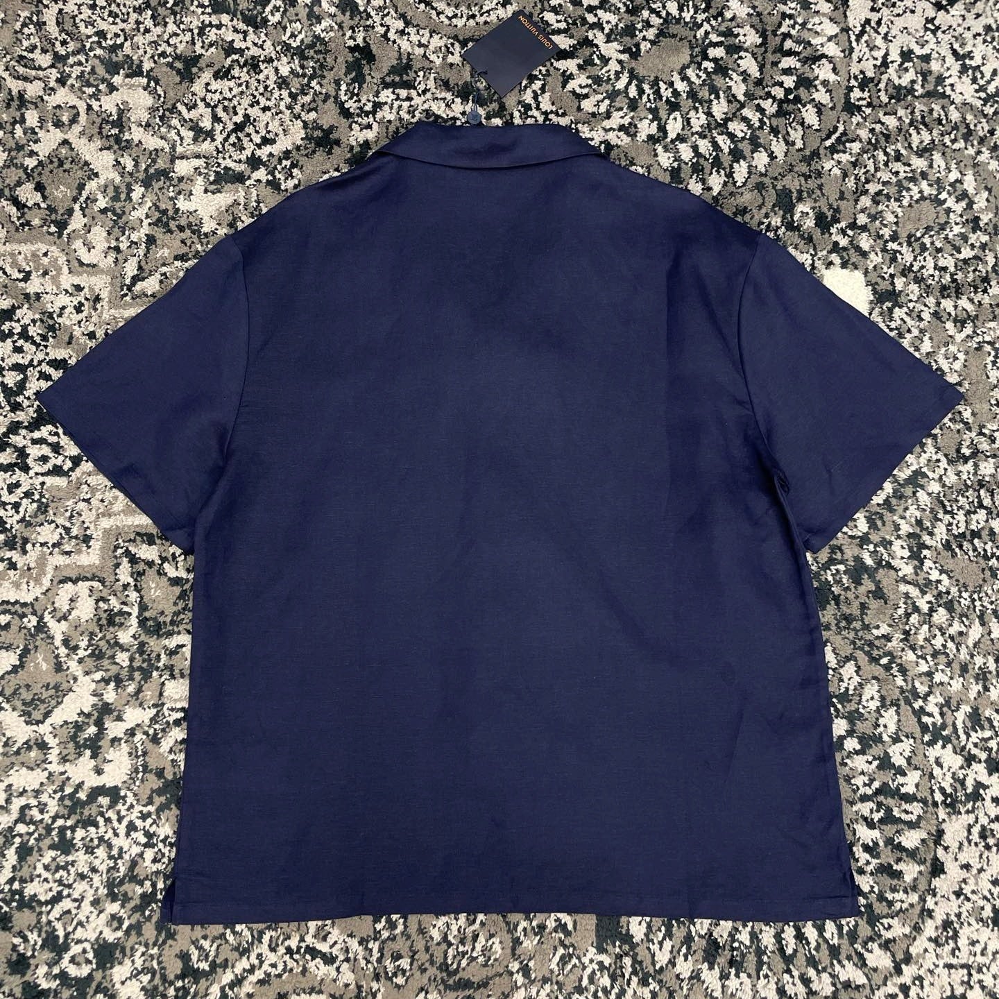 오픈카라 반팔셔츠 (Open-collar short-sleeve shirt)