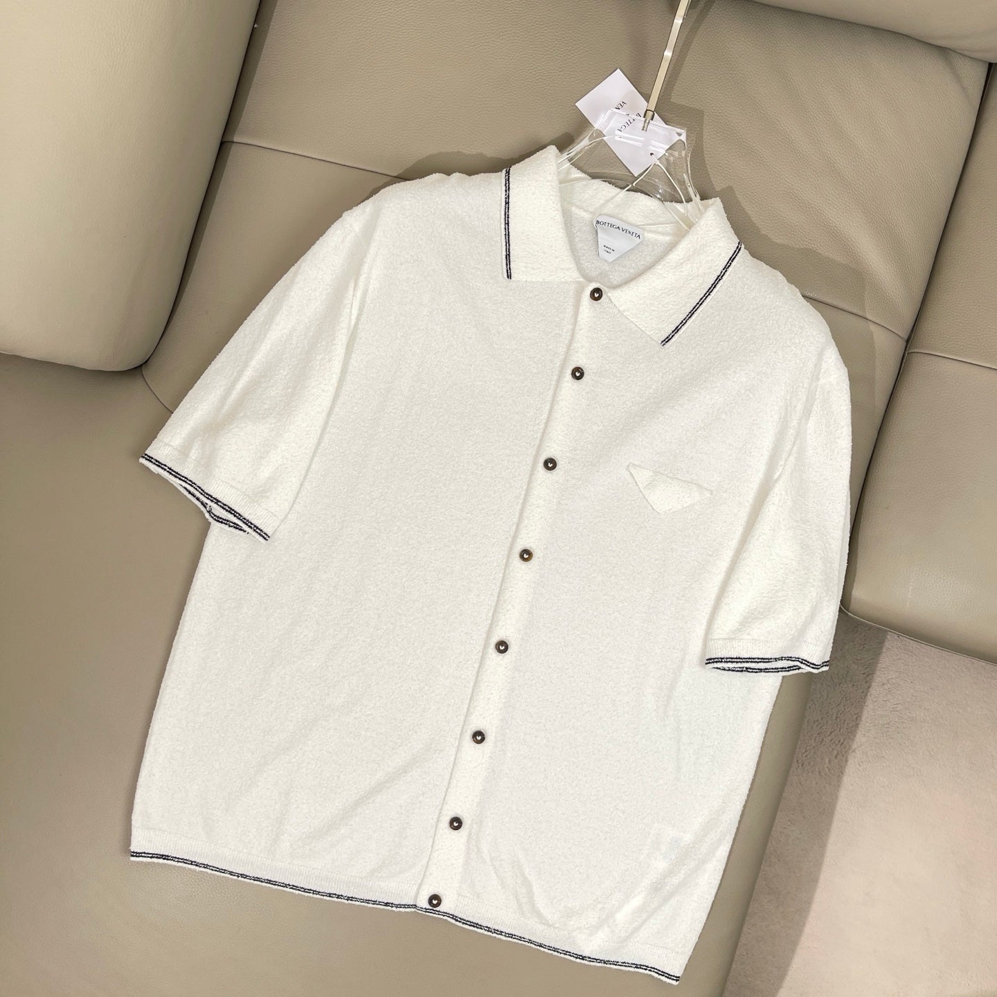 블랜딩 버튼 티셔츠 (Blended Button T-shirt)