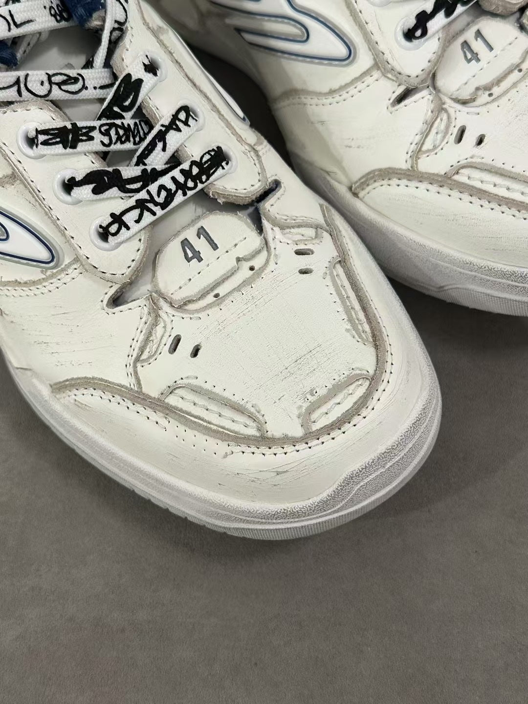 햄튼슨 원아웃 스니커즈 (Hamptonson One Out Sneakers)