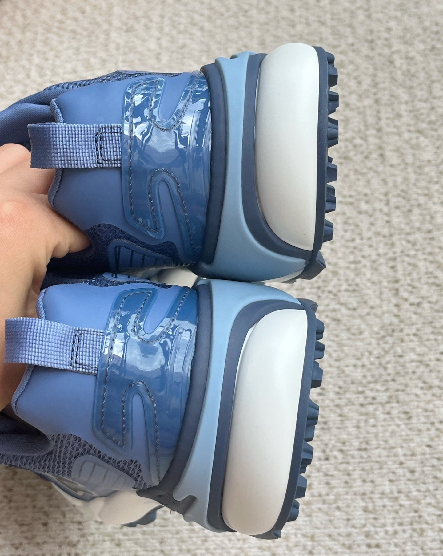 러너 스니커즈 (Runner sneakers)