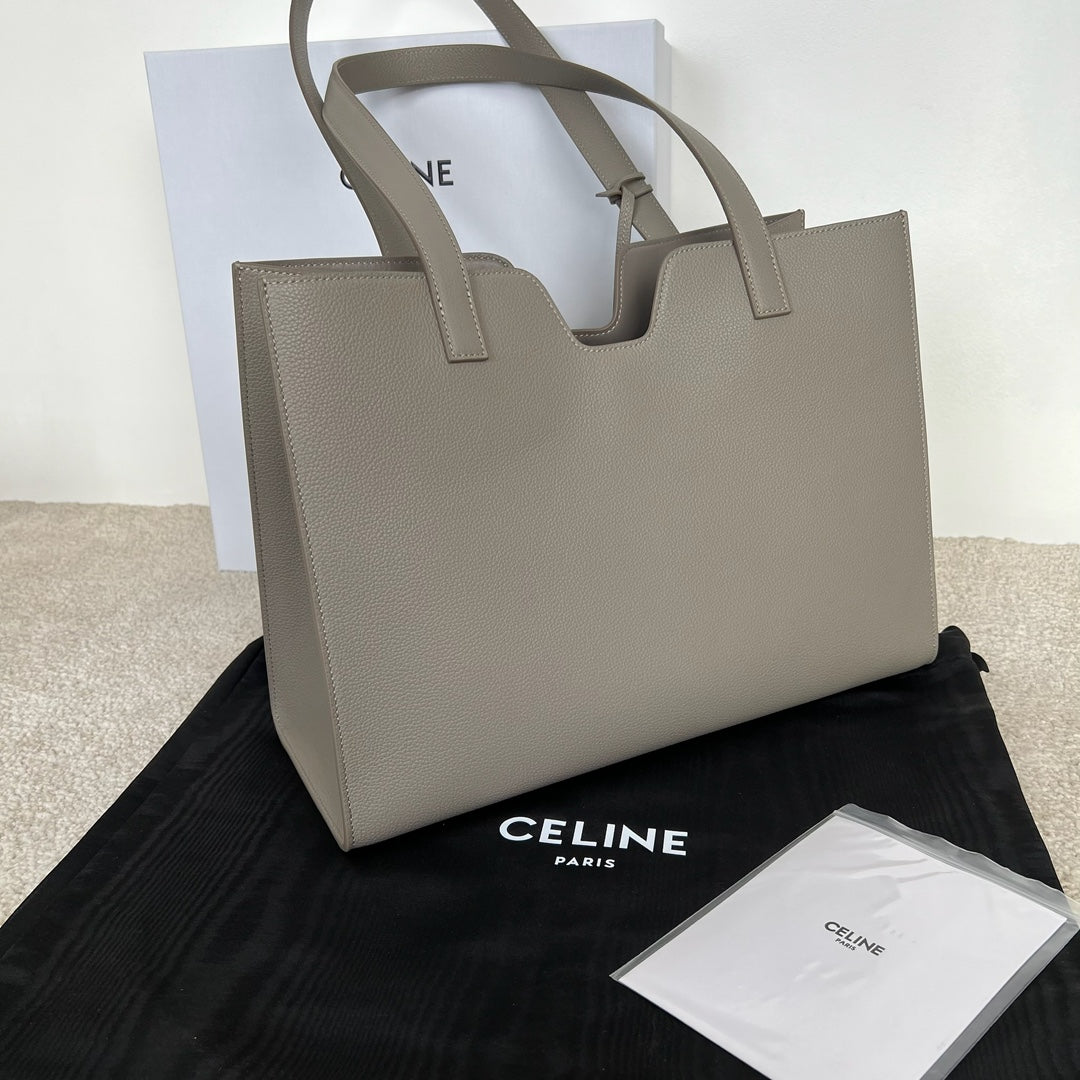 트위스트 토트백 (Twist Tote Bag)