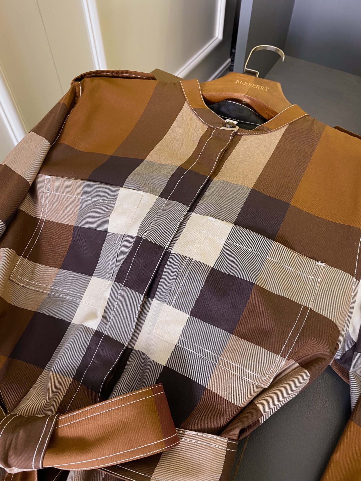 버치 트렌치코트 (Birch trench coat)