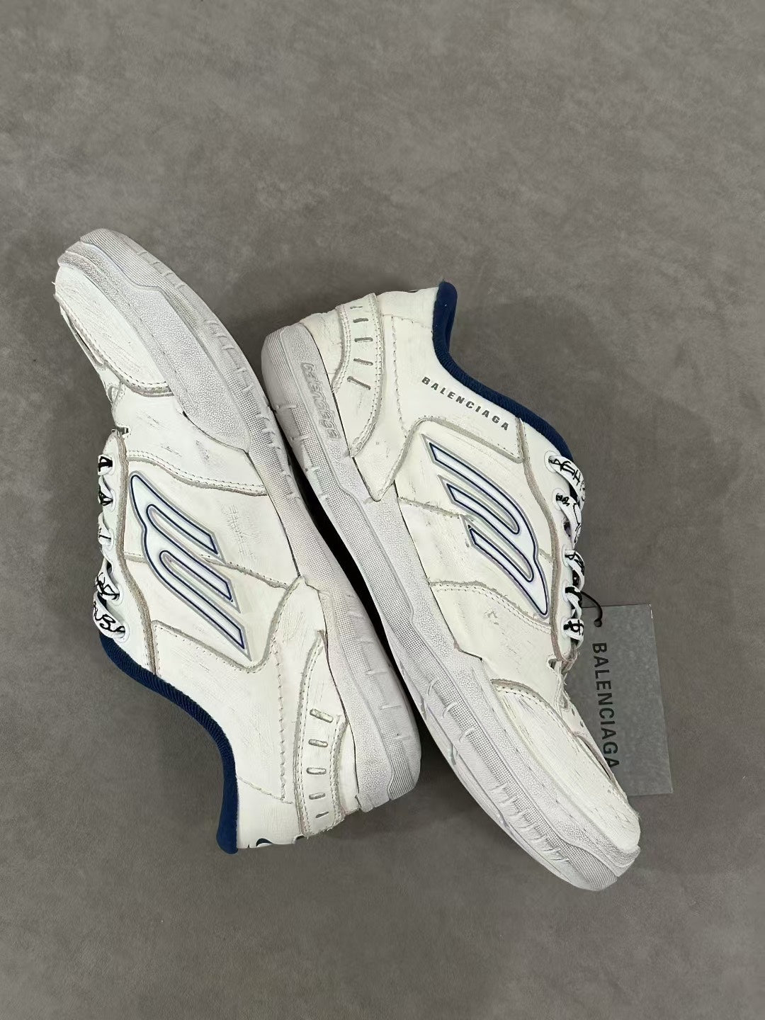 햄튼슨 원아웃 스니커즈 (Hamptonson One Out Sneakers)