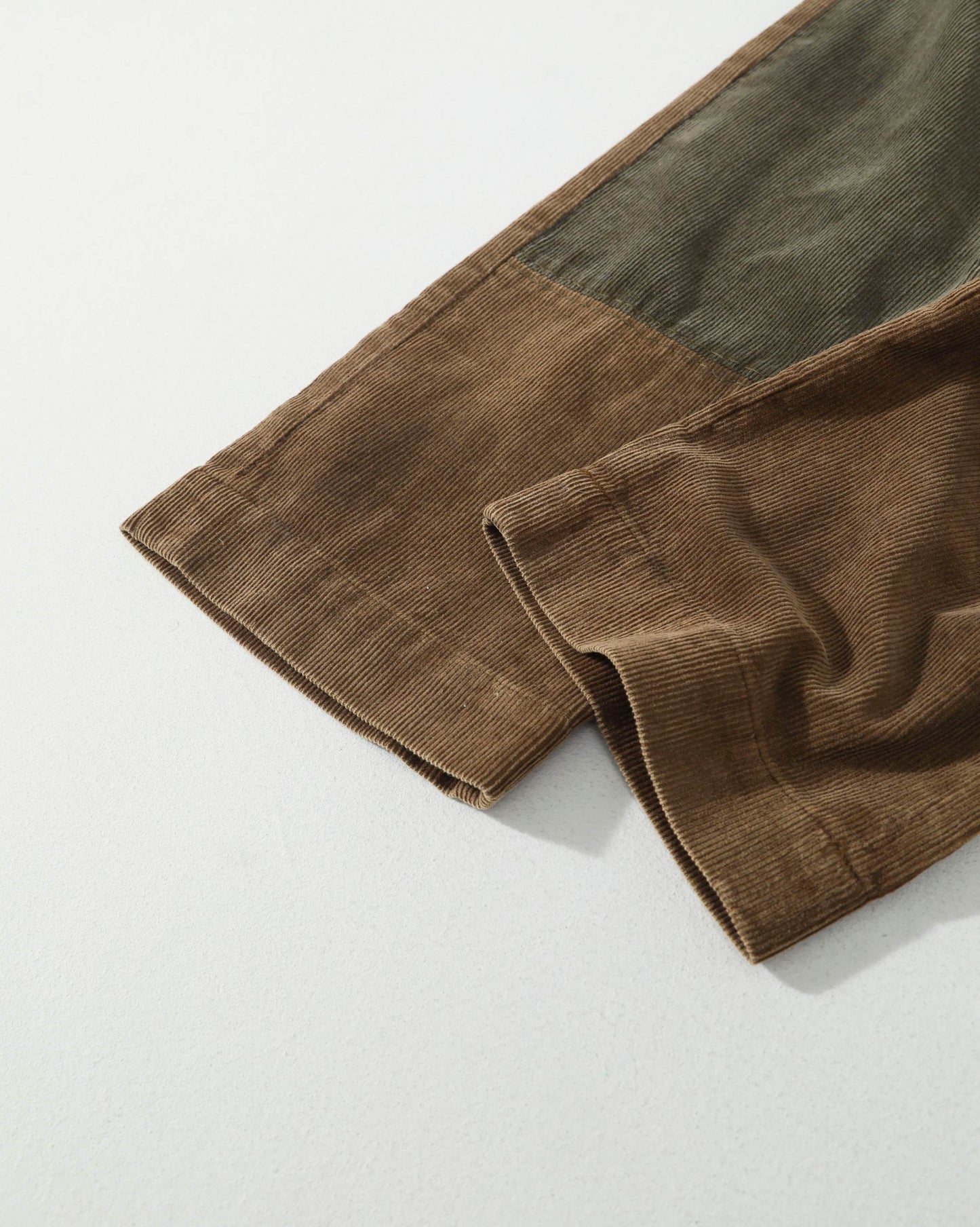 코듀로이 팬츠 (corduroy pants)