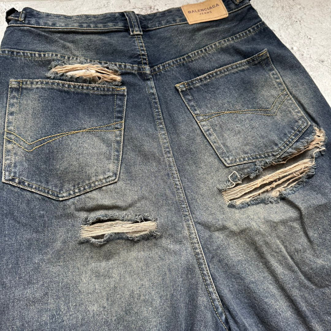 데미지 청바지 (damaged jeans)