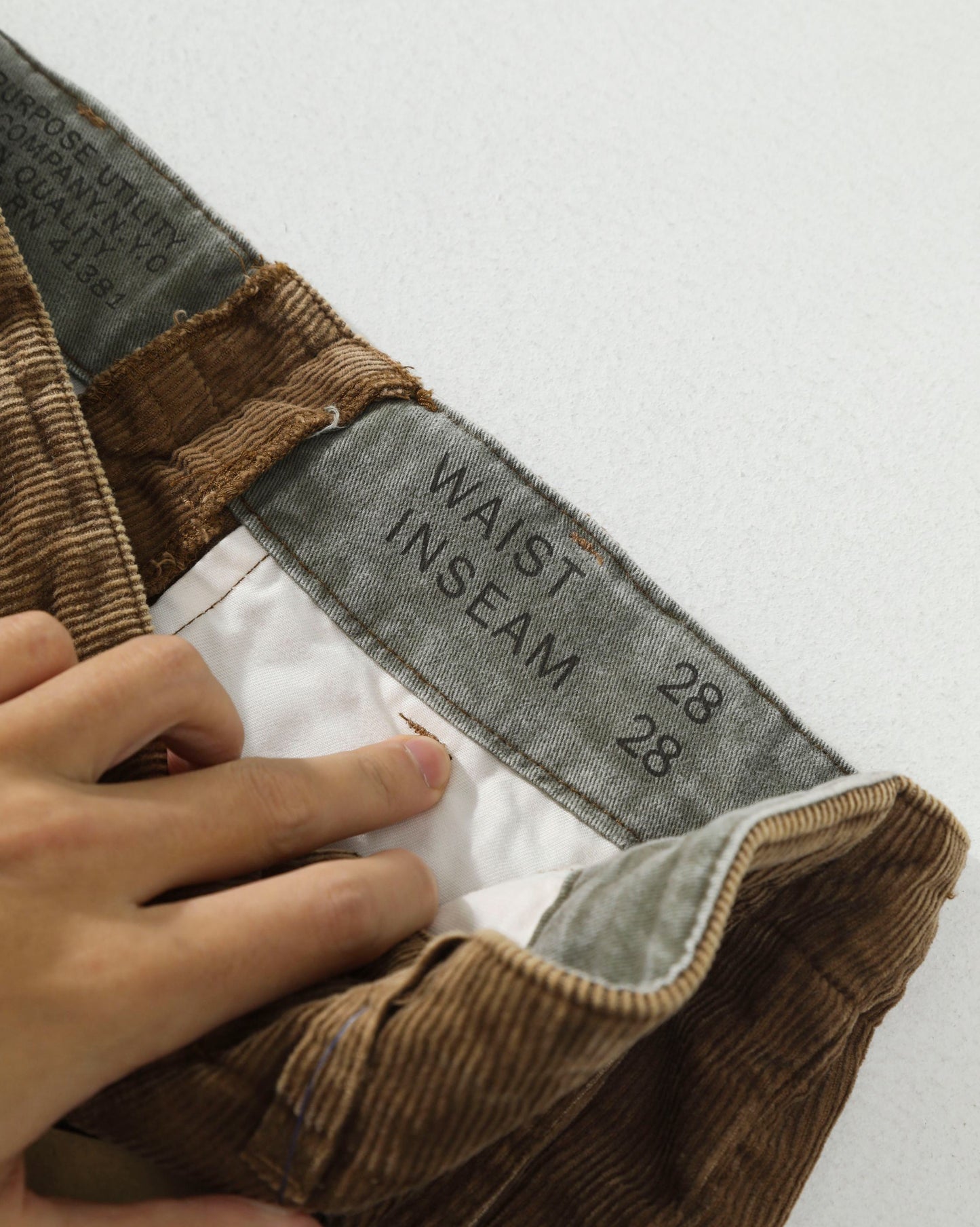 코듀로이 팬츠 (corduroy pants)
