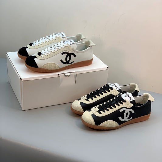 엠보싱 스니커즈 (Embossed sneakers)