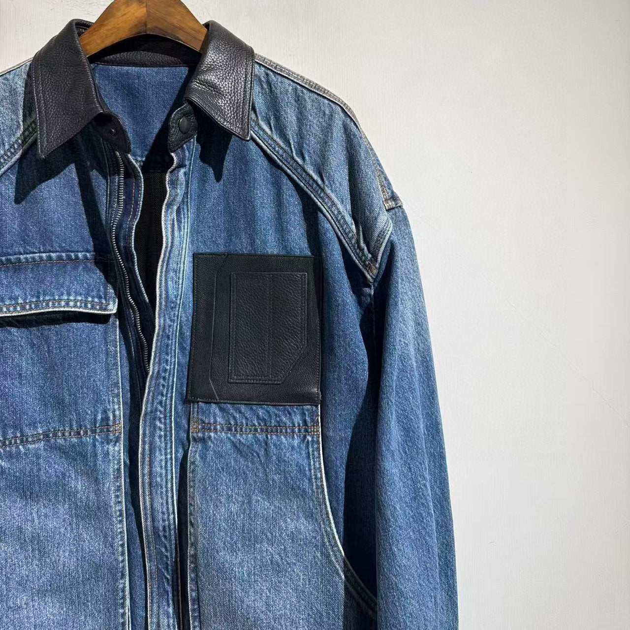 디스트레스트 루즈자켓 (Distressed loose jacket)