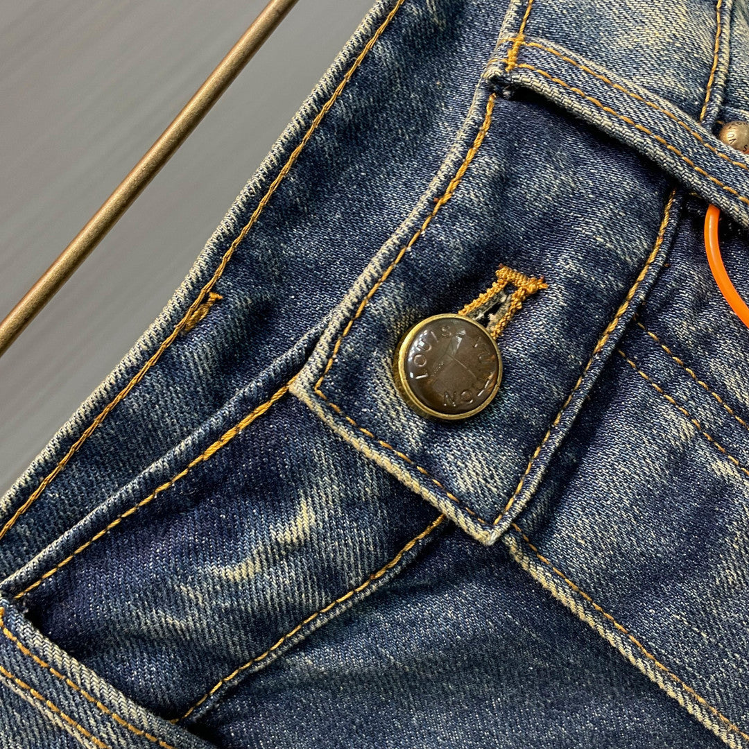 엠보싱 모노그램 청바지 (Embossed Monogram Jeans)