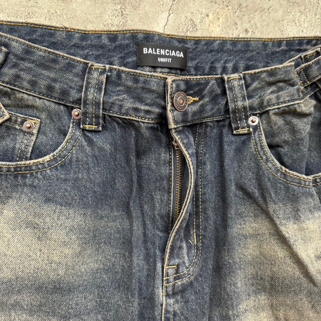 데미지 청바지 (damaged jeans)