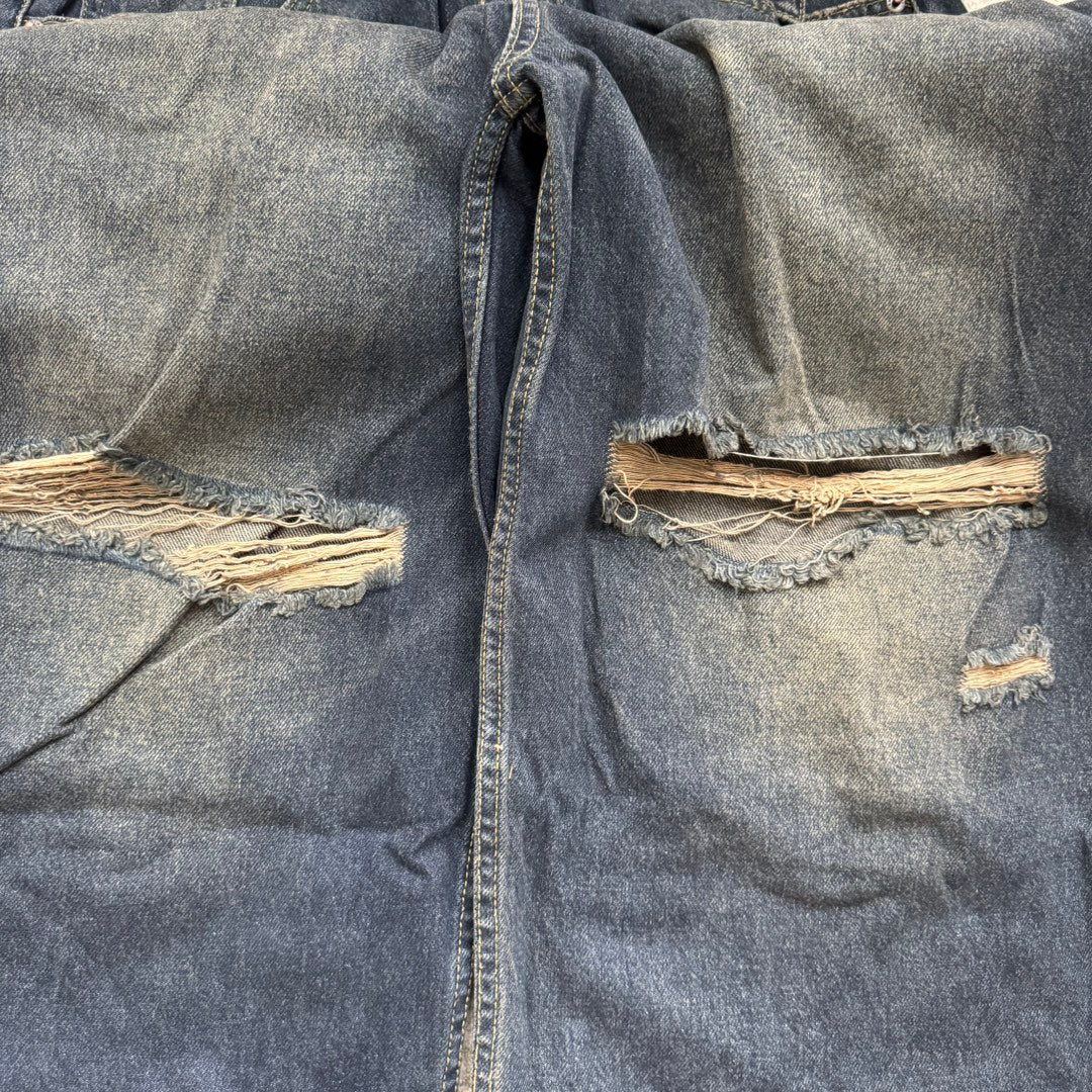 데미지 청바지 (damaged jeans)