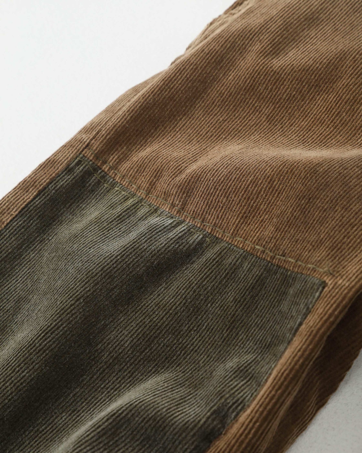 코듀로이 팬츠 (corduroy pants)