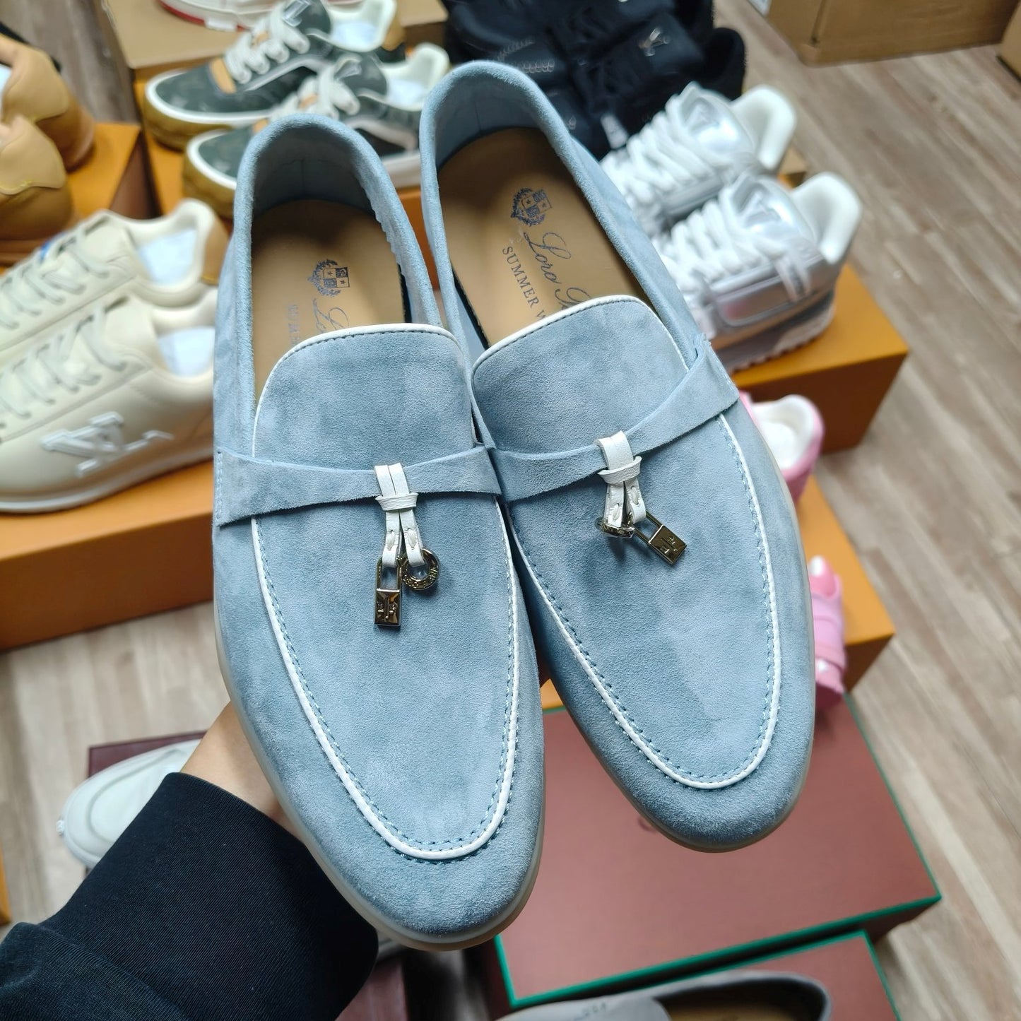 샌드스톤 로퍼 (Sandstone loafers)