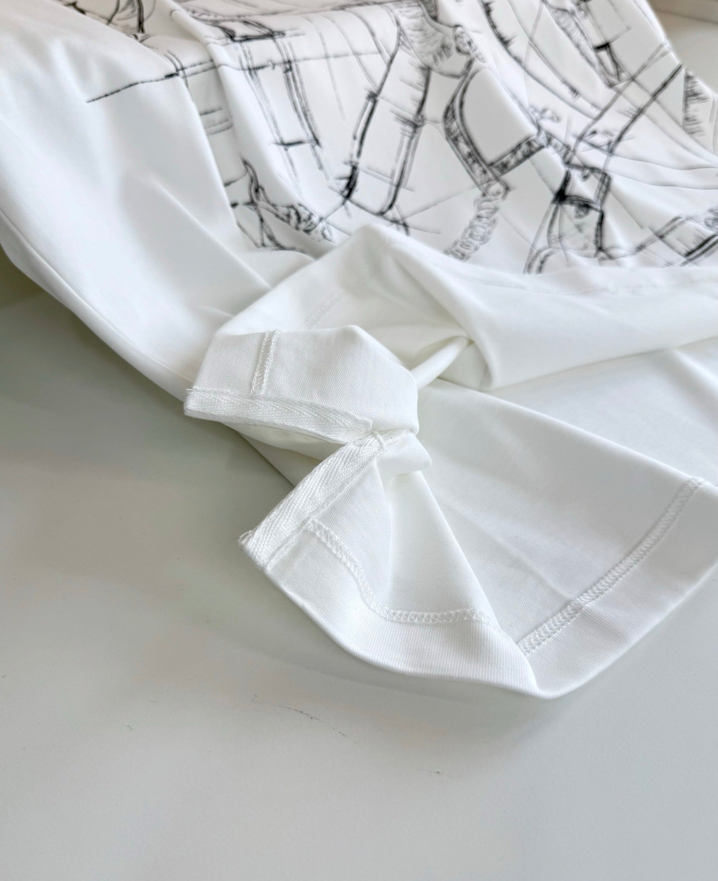 카발카도 티셔츠 (Cavalcado T-shirt)