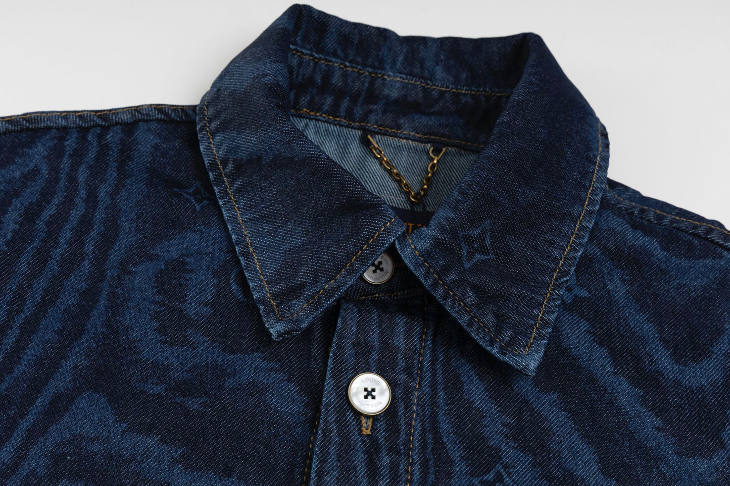 리버스 반팔남방 (Reverse short-sleeved shirt)